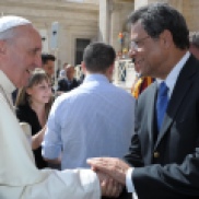 Papa Francisco y Felucho Jiménez conversan